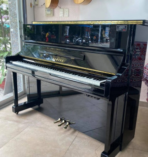 Yamaha U1H